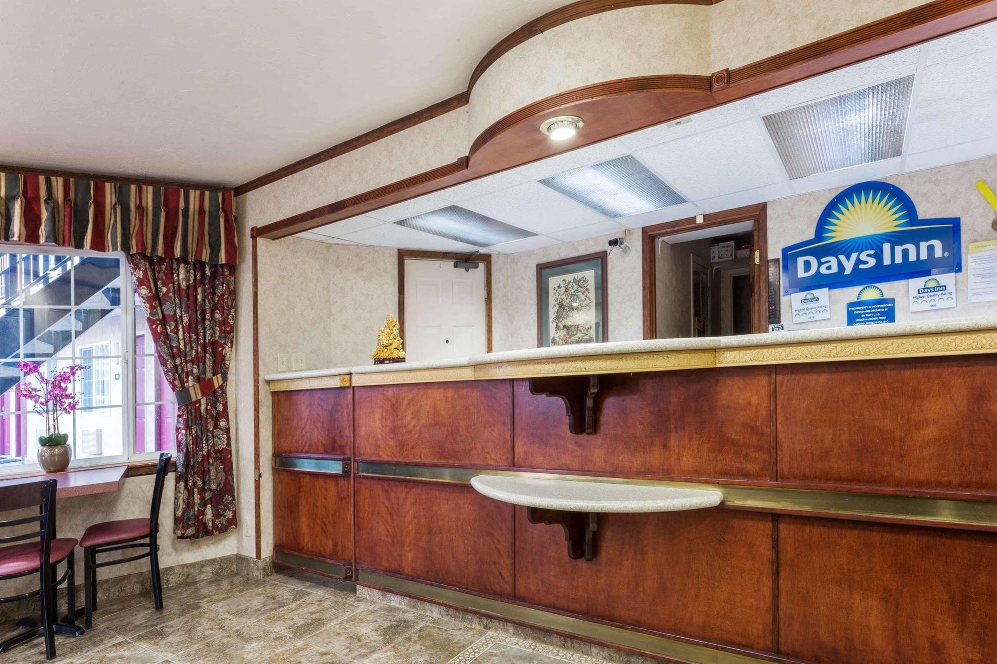 Days Inn By Wyndham Portland Central Zewnętrze zdjęcie